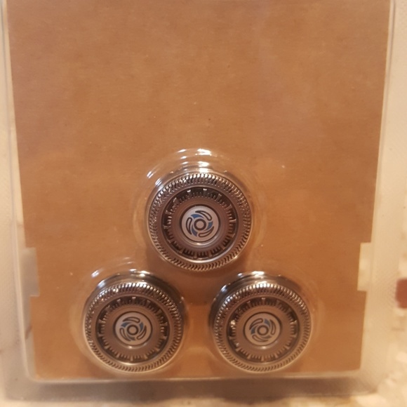 Philips Norelco Shaving Heads 7000 Series SH70 - Picture 3 of 5